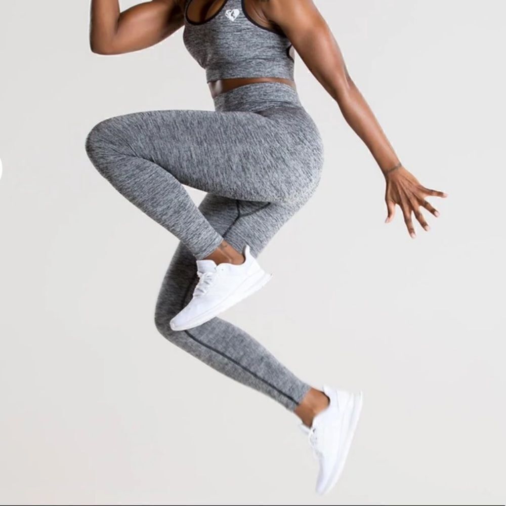 WOMENS BEST - MOVE SEAMLESS LEGGINGS - Picture 2 of 4